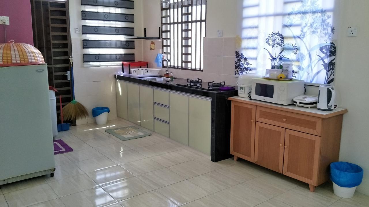 Airis Homestay *